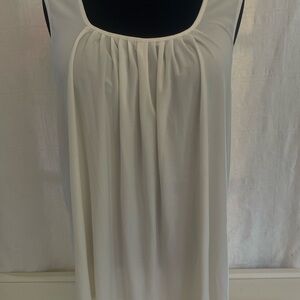 Dressbarn Cream Sleeveless Blouse 1x,
